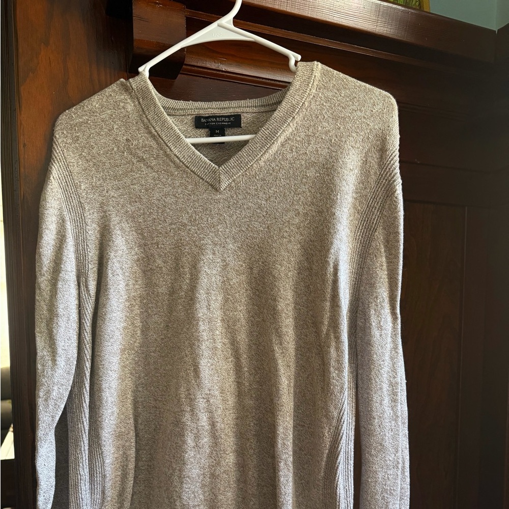 Banana Republic Women’s Beige V-Neck Sweater